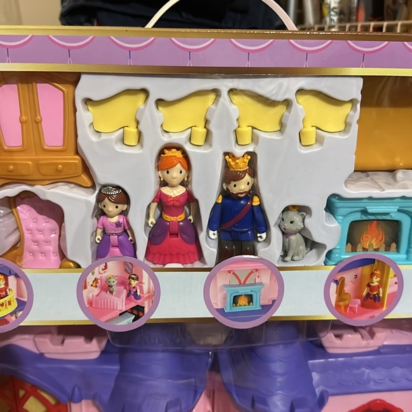 Doll Castle - Picture 5 of 7